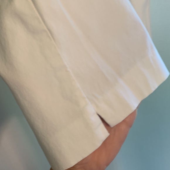 Chico’s white pants-NWOT - Picture 2 of 4